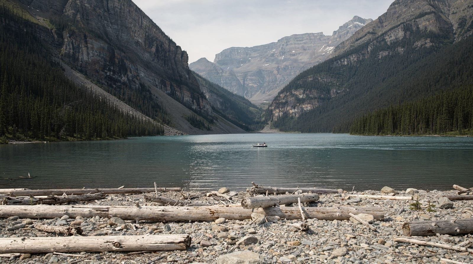 Lake Minnewanka: boat cruises, fishing and picnics on Banff's largest lake