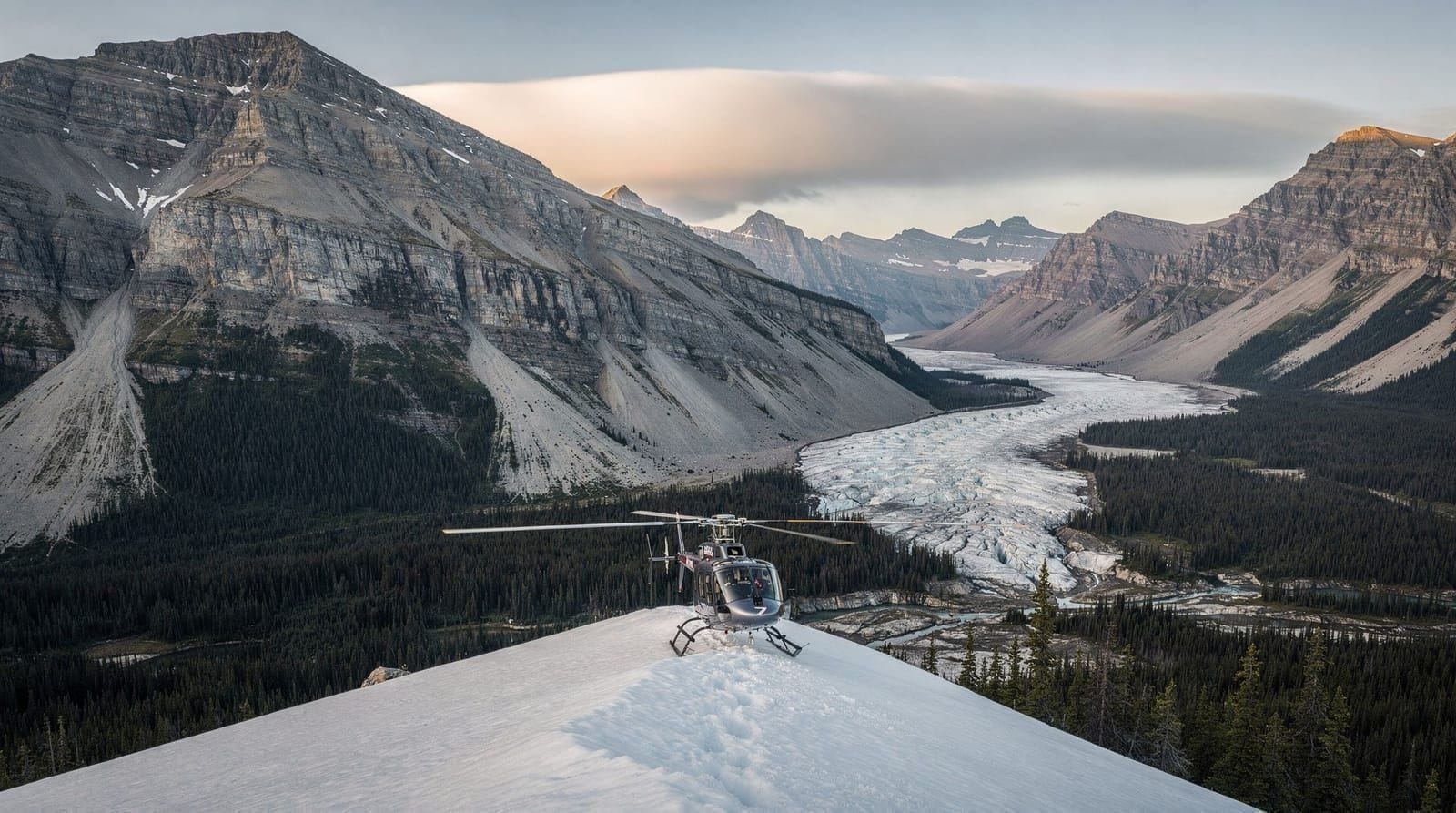 Helicopter tours near Banff: why they take off outside the park