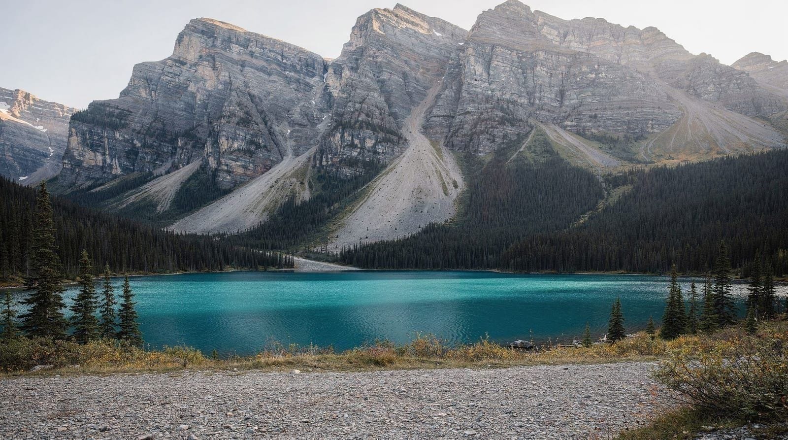 When Banff's lakes are quietest (and when they never are)