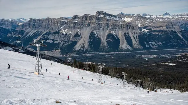 Lake Louise Ski Resort: size, views, and what it isn't