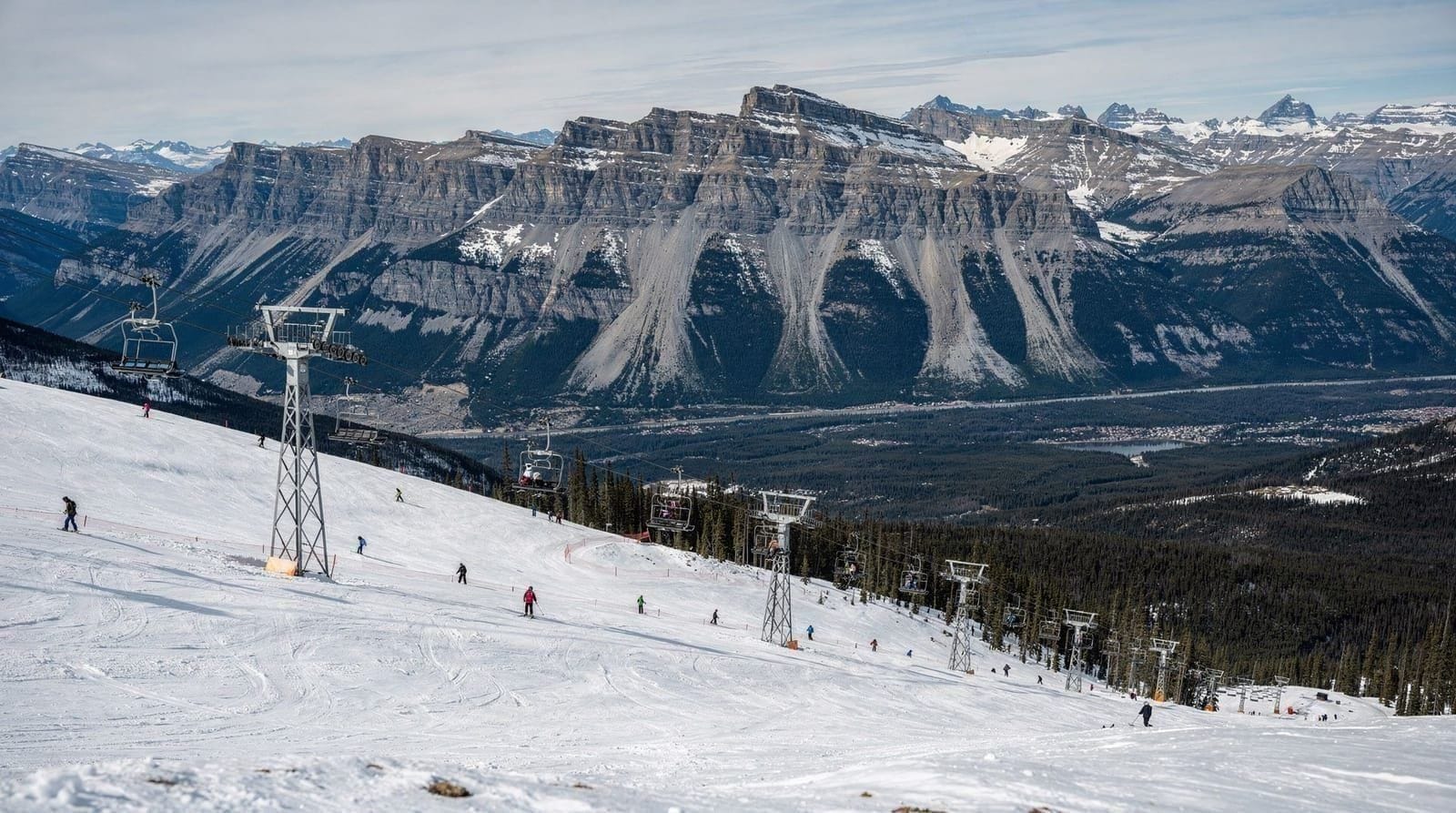 Lake Louise Ski Resort: size, views, and what it isn't