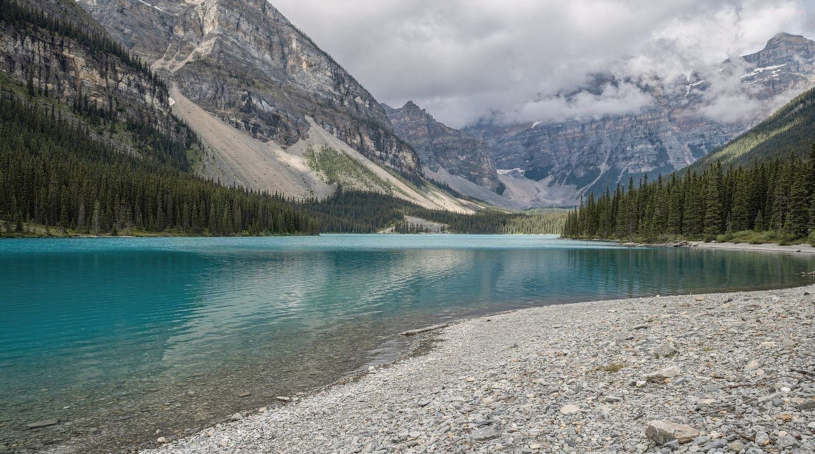 Why Banff's lakes are turquoise