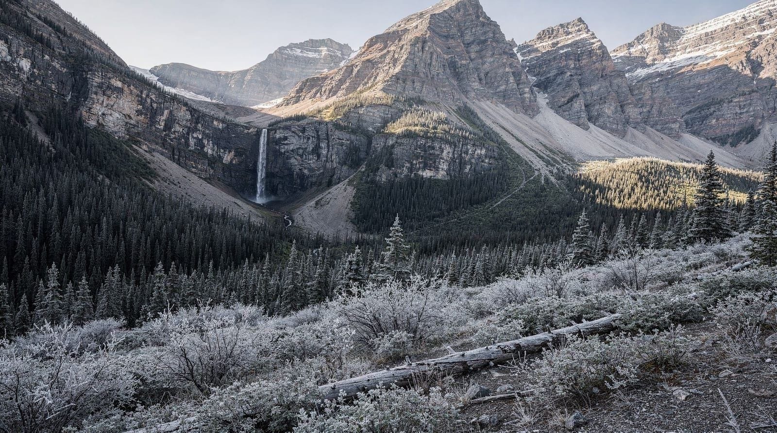 Yoho National Park day trip from Banff: Emerald Lake and Takakkaw Falls