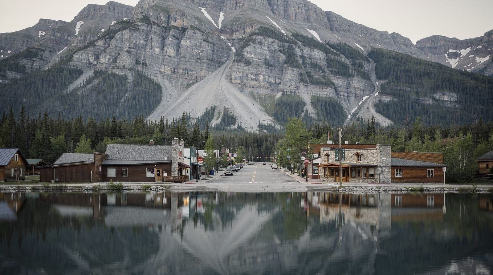 Ein Tag in Banff: Gondel, Wasserfälle und Seeblicke